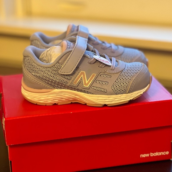 Toddler New Balance infant 680 girl sneaker - Picture 3 of 4